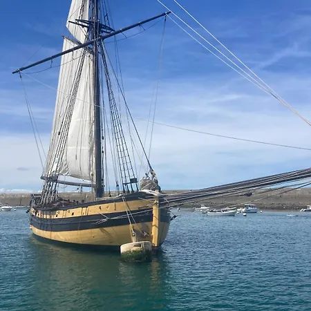 T2 De Charme Dans Typique, Proche De La Dinard
