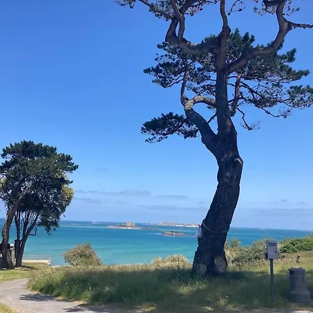 Apartment T2 De Charme Dans Typique, Proche De La Dinard