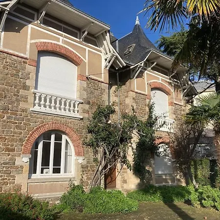 T2 De Charme Dans Typique, Proche De La Dinard