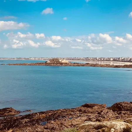 Apartment T2 De Charme Dans Typique, Proche De La Dinard