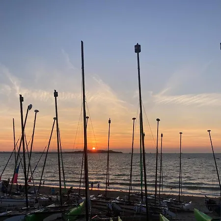 T2 De Charme Dans Typique, Proche De La Dinard