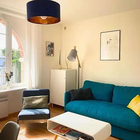 Apartment T2 De Charme Dans Typique, Proche De La *